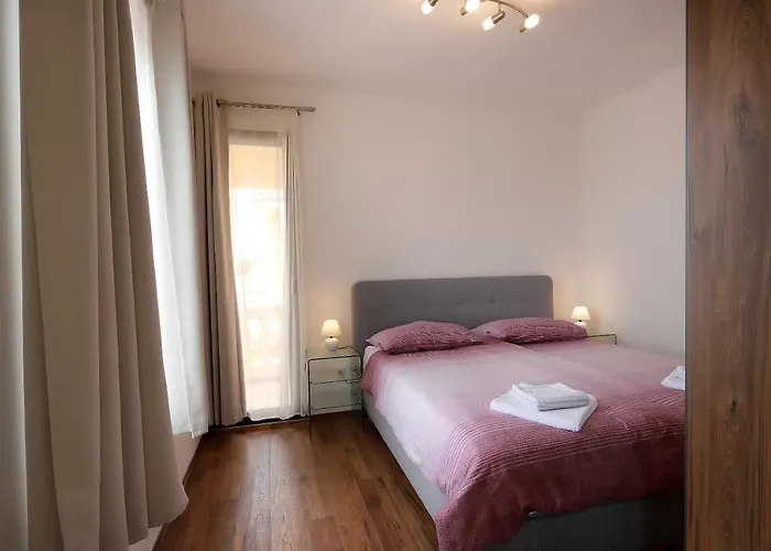 Galboka Lägenhet